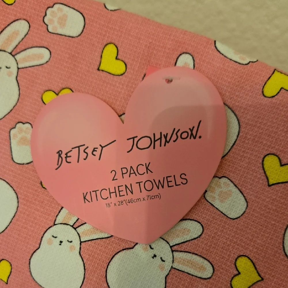 Betsey Johnson Pink Bunny and Heart Kitchen Towels Set Of 2 Nwt 18x28 - Picture 2 of 3
